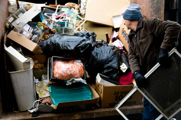 Best Garage Cleanout  in Lynn, MA